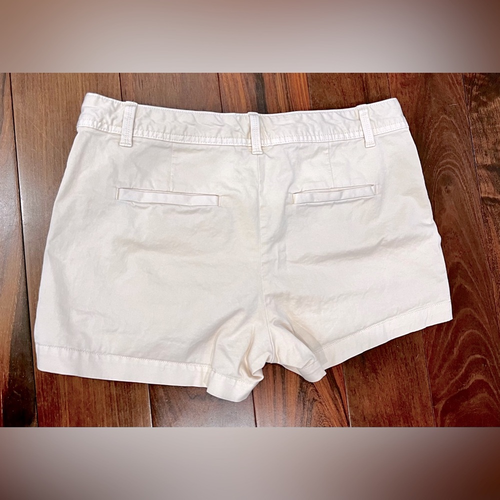 GAP Shorts - Picture 4 of 5